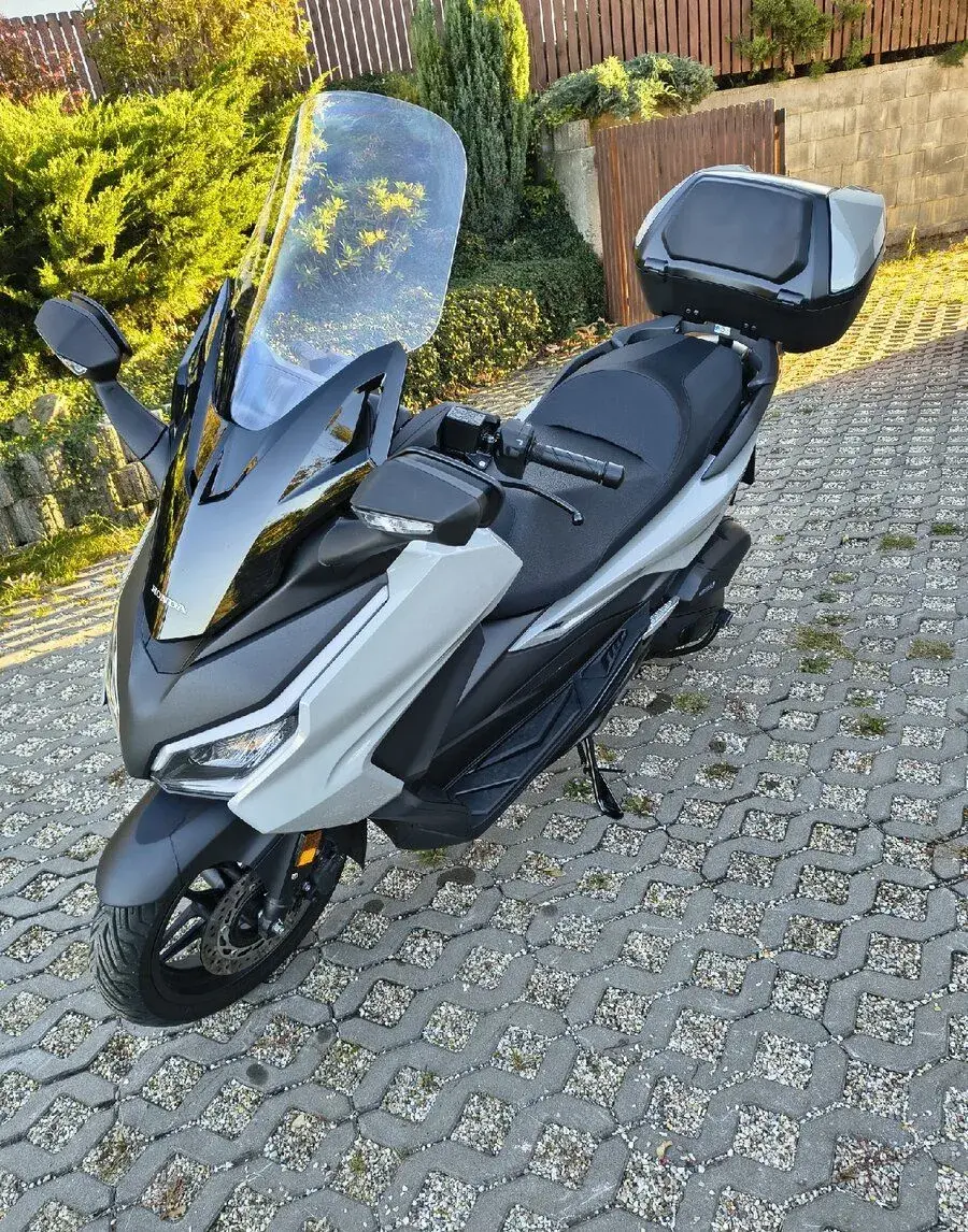 Skútr Honda Forza 125