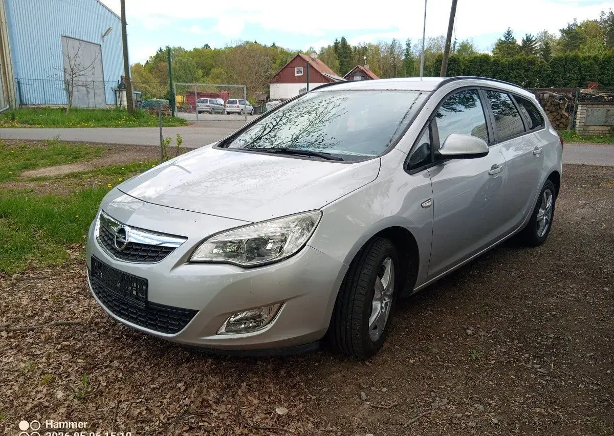 Opel Astra – 2011, 124 000 km
