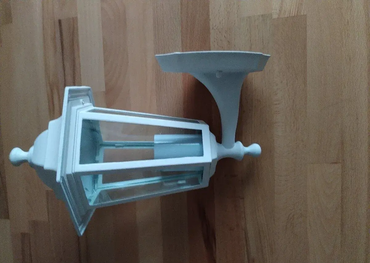Nástěnná lampa