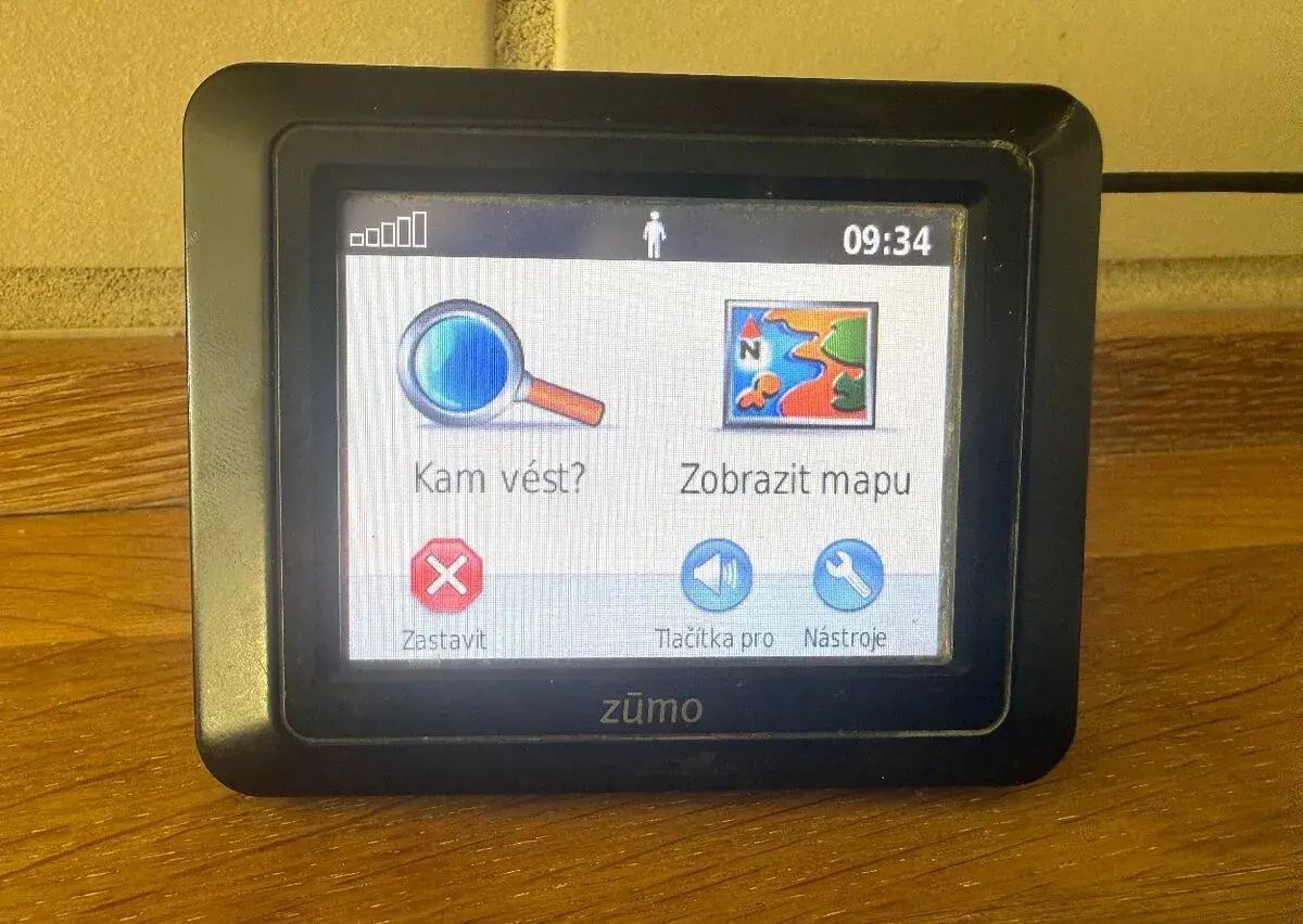 Motocyklovou navigaci Garmin Zumo 220