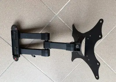 Nástěnný držák na monitor
