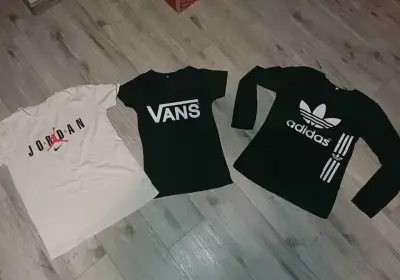 Dámská trička vel S a L