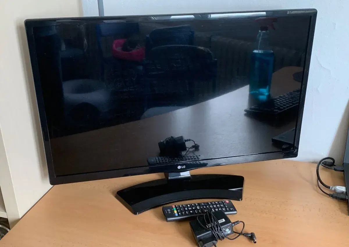 28" TV / Monitor LG 28MT48DF – HDMI, USB, DVB-T2