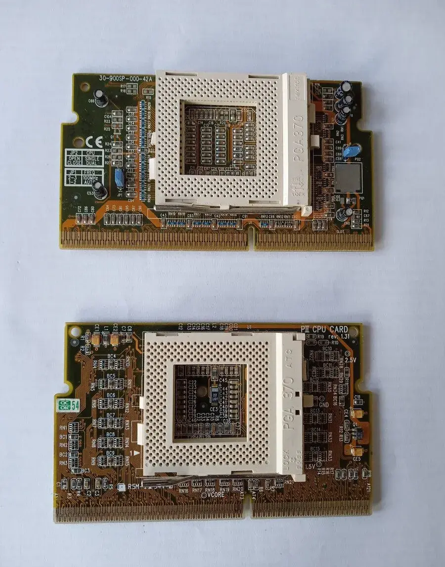 Adaptér PGA 370 na Slot 1.