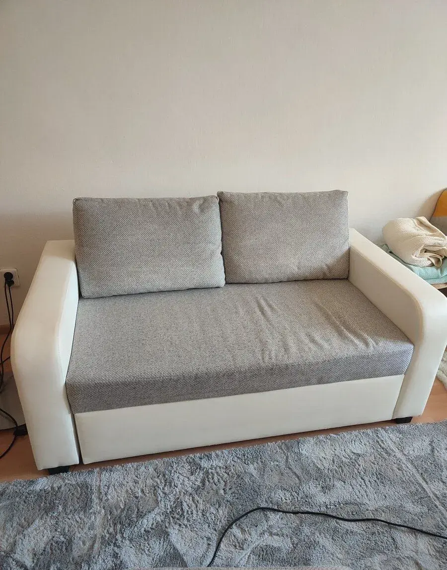 Rozkládací sedačka s úložným prostorem