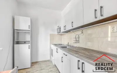 Pronájem bytu v os. vlast. o velikosti 2+1+lodžie/57m2 na ul