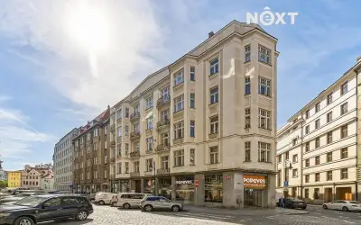 Pronájem komerční Kanceláře, 304㎡