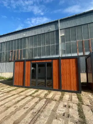 Obytný kontejner 3x6m s francouzskými dveřmi