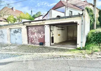 Pronájem garáže – Brandýs nad Labem, Krajířské náměstí