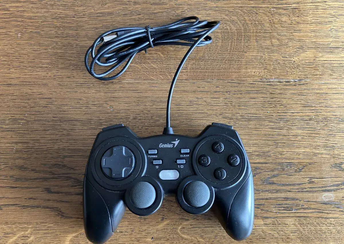 PC Gamepad / Ovladač Genius Maxfire Grandias 12 – USB