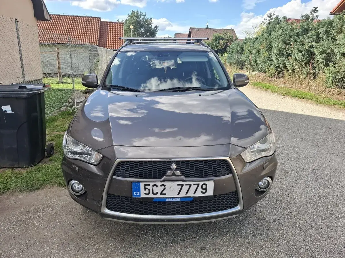 Mitsubishi Outlander – 2011