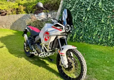 Ducati Desert X 1.maj. 10tKm 'Lucky Explorer'