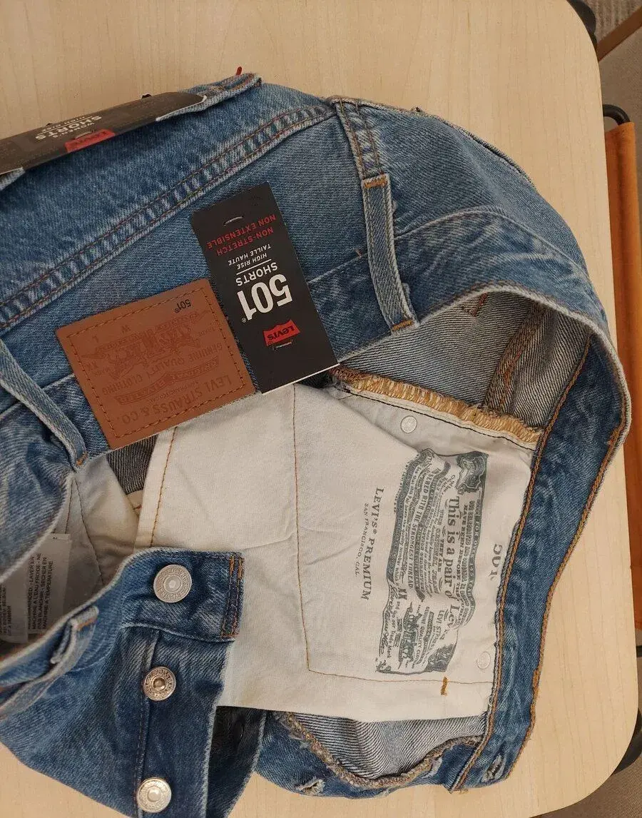 Dámské Kratasy LEVIS velikost 29 NOVÉ