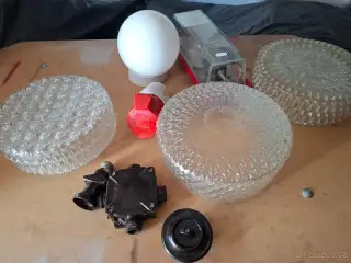 Staré osvětlení a další věci,starší lustr,lampičky