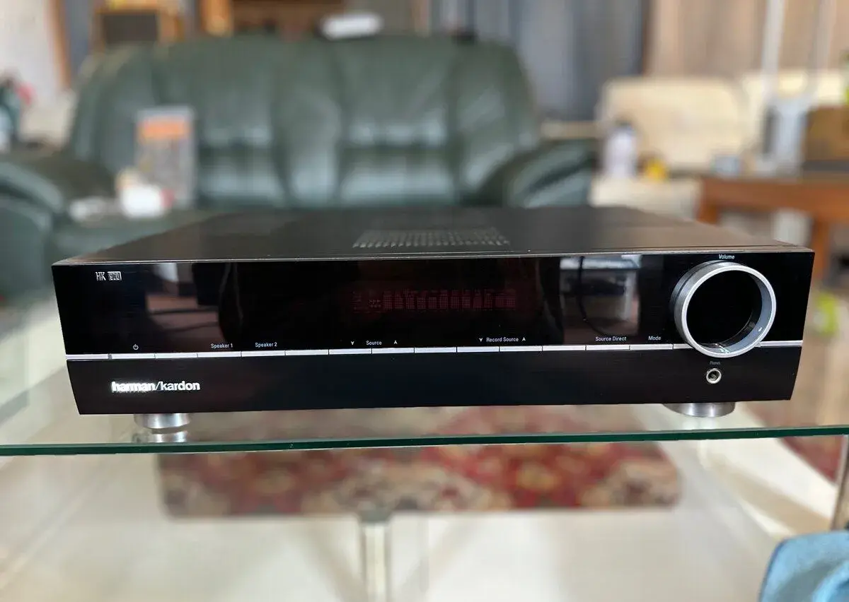 Zesilovač Harman Kardon 970