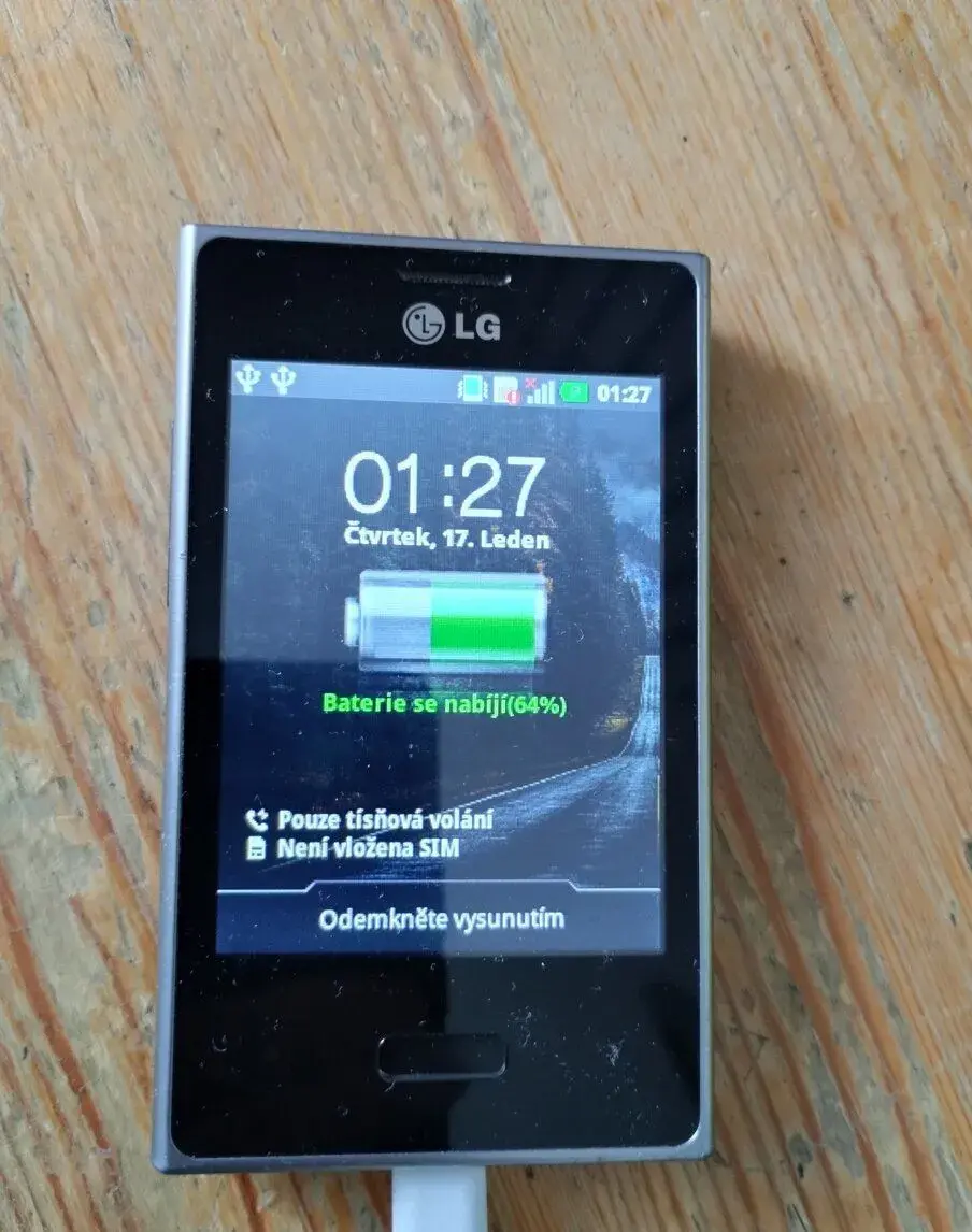 Mobilní telefon LG
