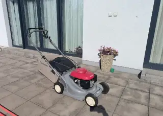 Sekačka Honda s pojezdem