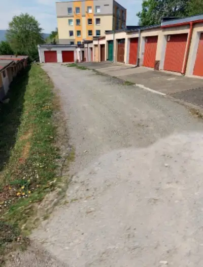 Pronájem parkovací plochy u Masarykovy nemocnice