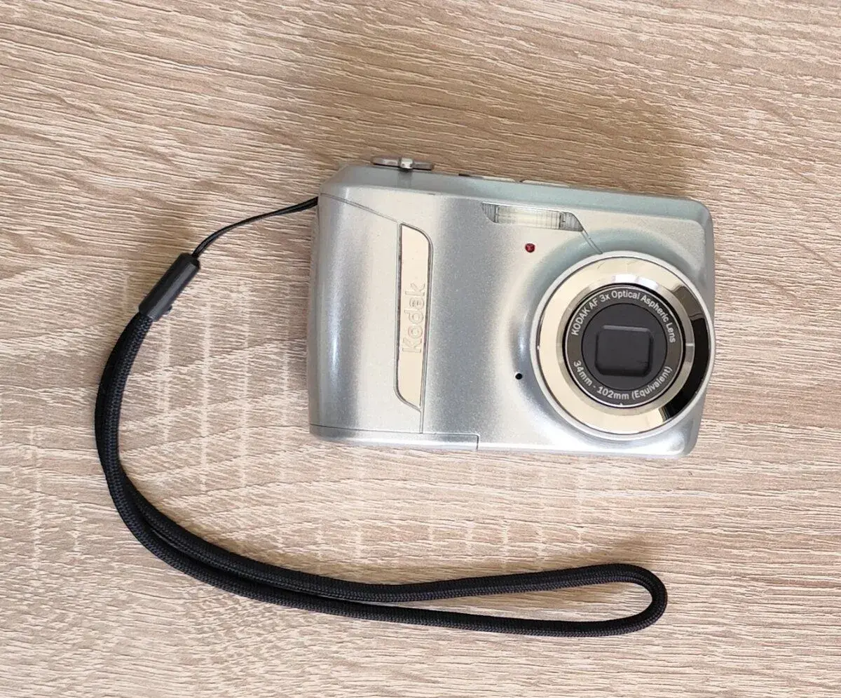 10 MPX DIGITÁLNÍ FOTOAPARÁT KODAK EasyShare C142
