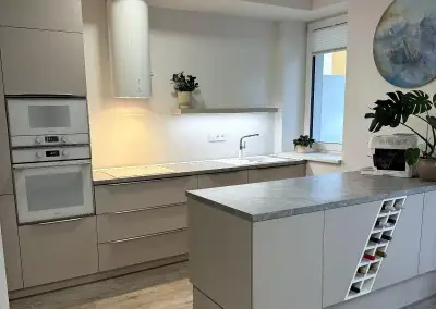 Prodej 2+kk 49,8 m², balkon na jih do zahrady, u IGY