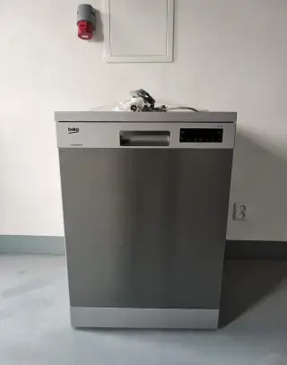 Myčka beko samostojná 60cm, 3 koše