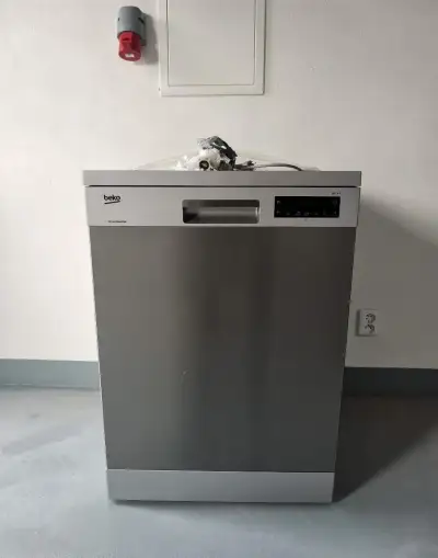 Myčka beko samostojná 60cm, 3 koše