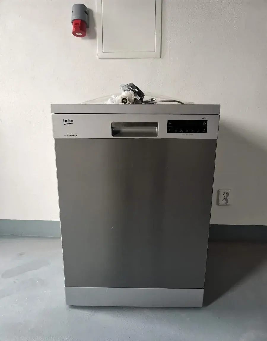Myčka beko samostojná 60cm, 3 koše