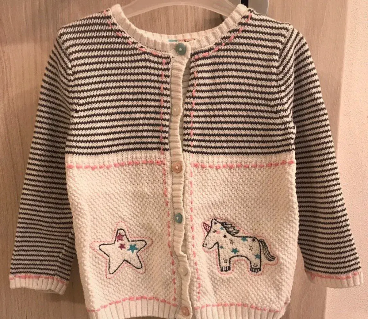 Dívčí svetr/svetřík propínací/na knoflíčky vel.74/80 a 86