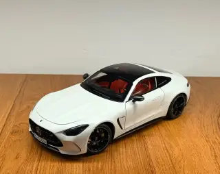 Mercedes-AMG GT 63 4MATIC+ (C192) 1:18 NZG
