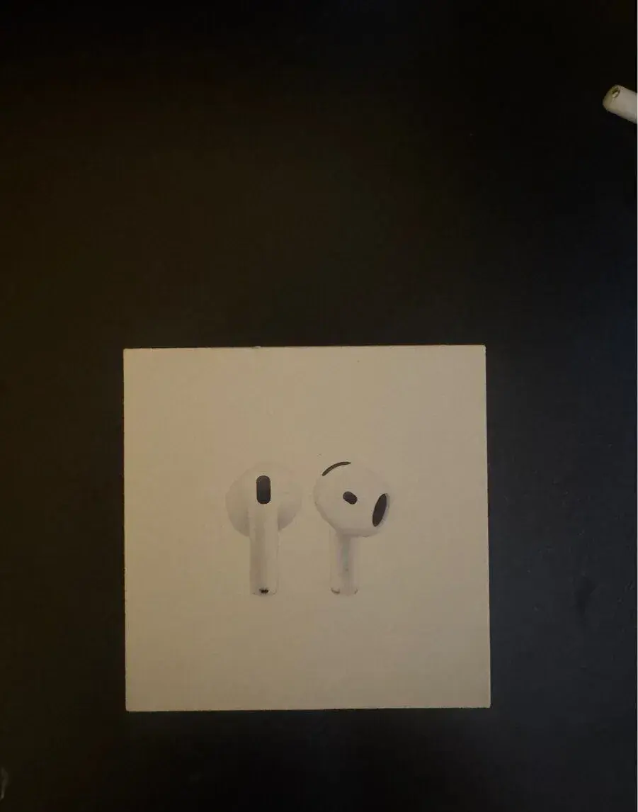 Apple AirPods 4 bez pouzdra