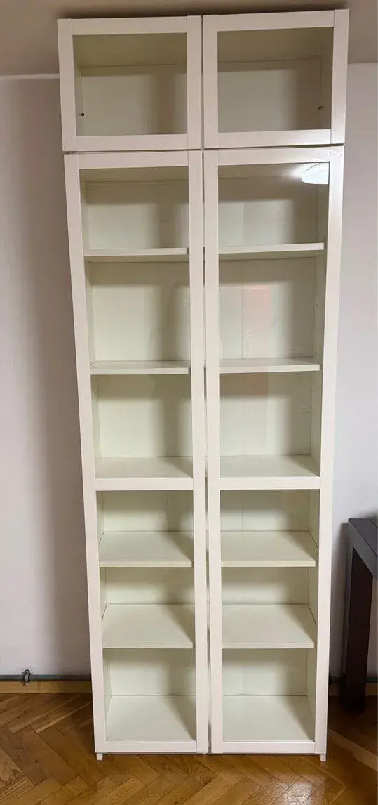 Prosklená skříňka