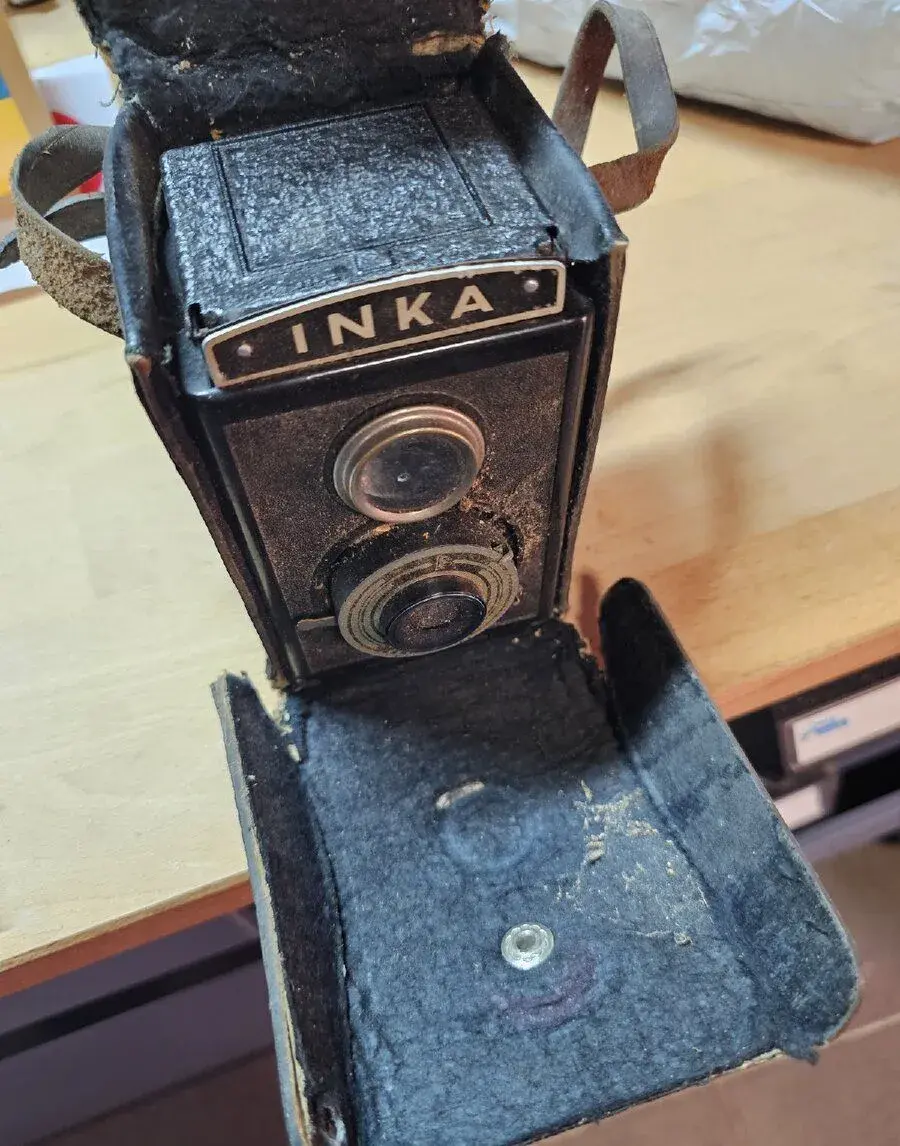 Retro fotoaparát Inka. Nálezový stav.