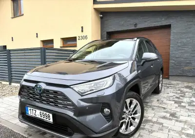 Toyota RAV4 – 123 300 km