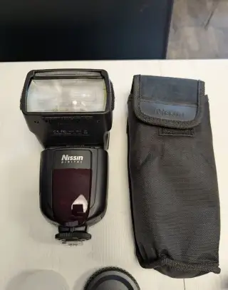 Externí blesk Nissin Di700A