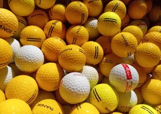 GOLFOVÉ MÍČKY 323 ks - kus 5 kč vše za 1615 kč