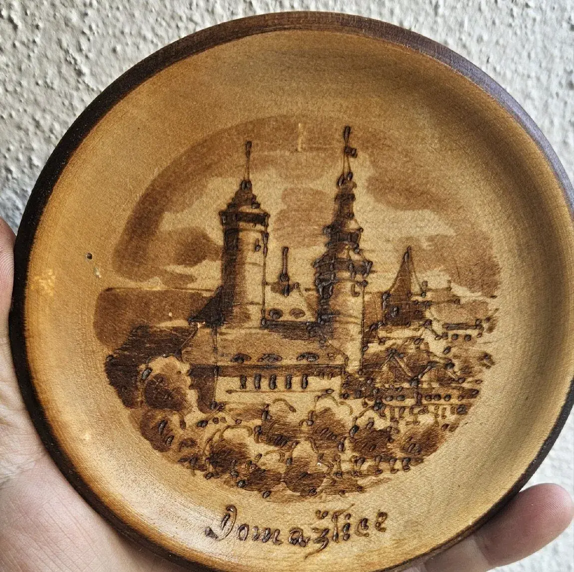 Dekorativní dřevěný talíř Domažlice