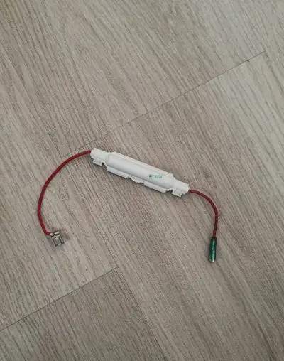 Pojistka do mikrovlnky 5KV 0,65A