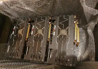 Rigy, 30x RX 5700 XT