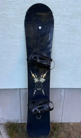 Snowboard CrazyCreek 159cm s vázáním Drake