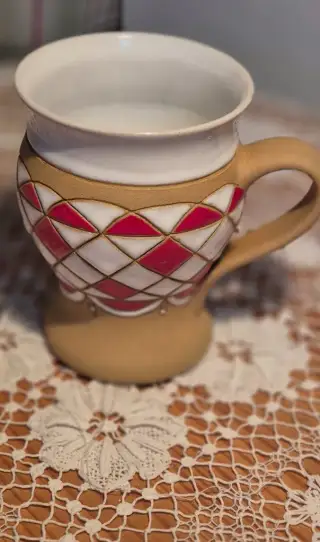 Krásný keramický hrníček