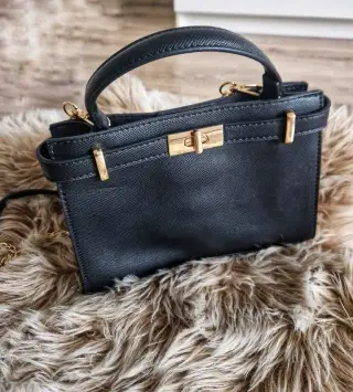 malá kabelka Stradivarius