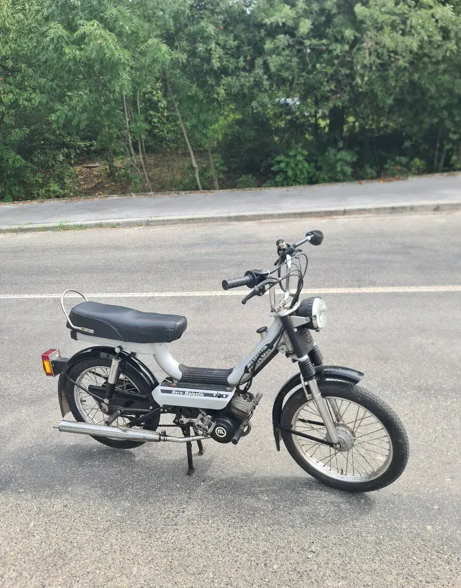Moped Hero Majestick v top stavu s kartičkou