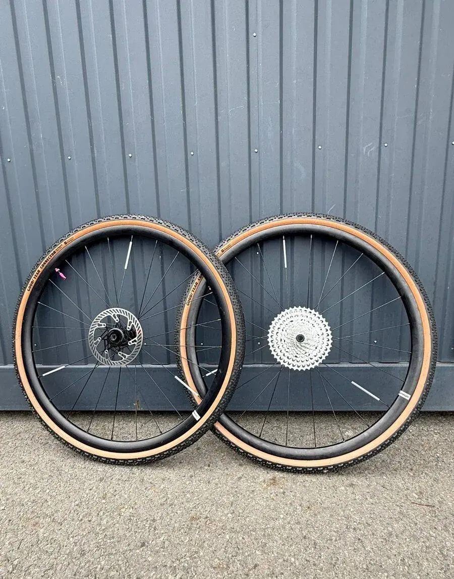 Gravel zaplet. Kola URSUS