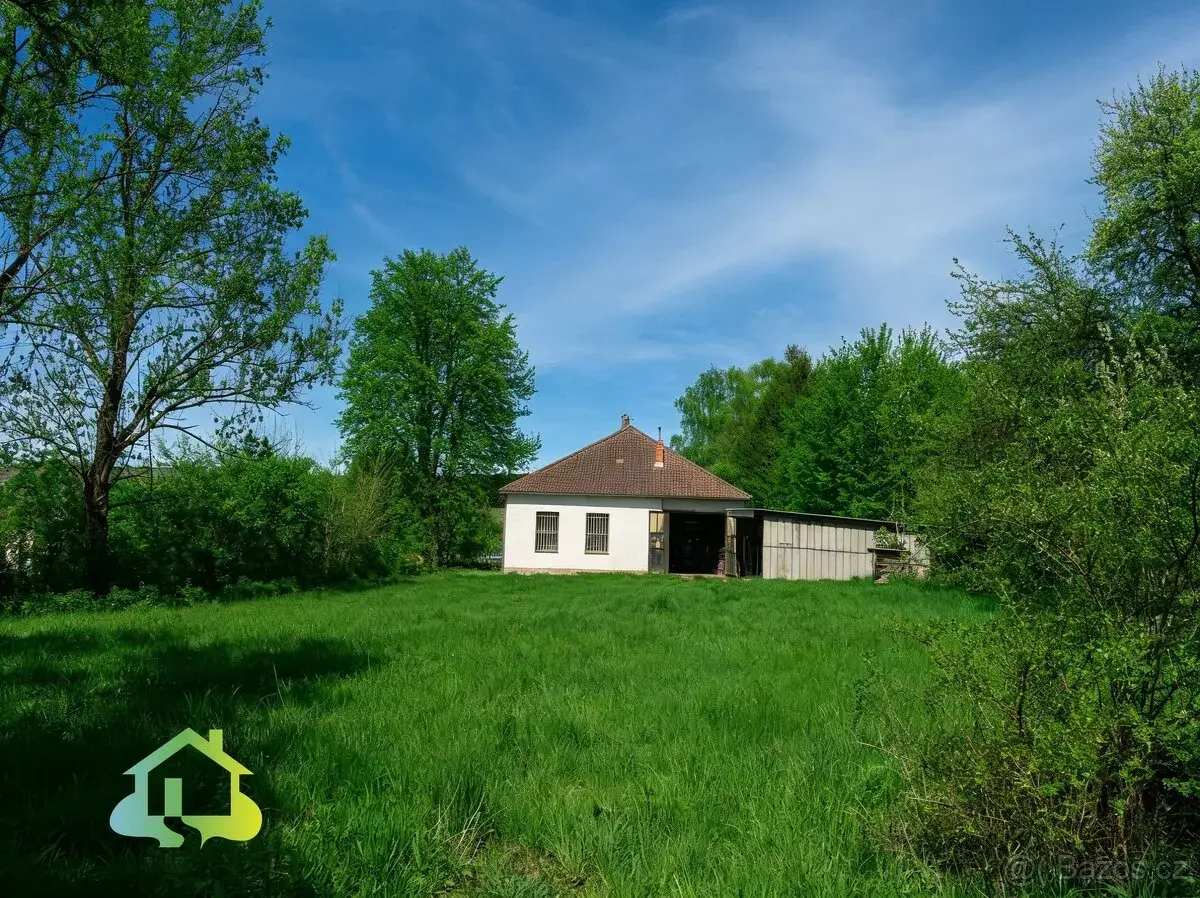 Prodej obchodního prostoru 300m², Opařany - Oltyně