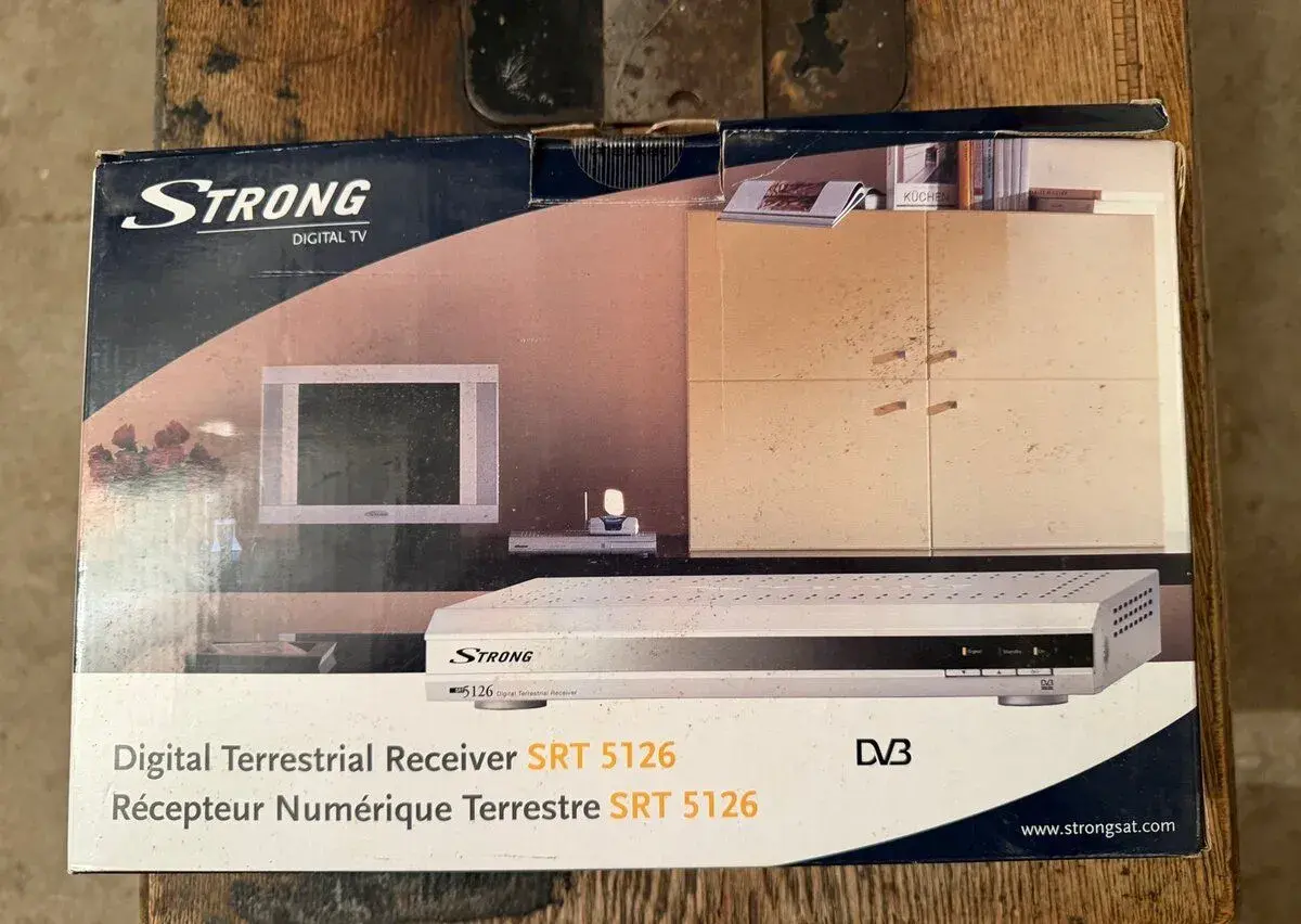 Strong SRT 5126 DVB-T přijímač