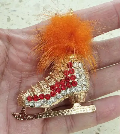 Řetízek brusle zn. Betsey Johnson