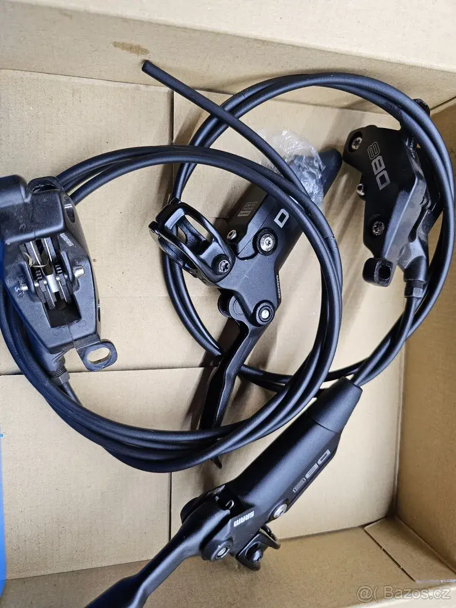 4 pístkové kotoučové brzdy SRAM DB8 (set přední + zadní)