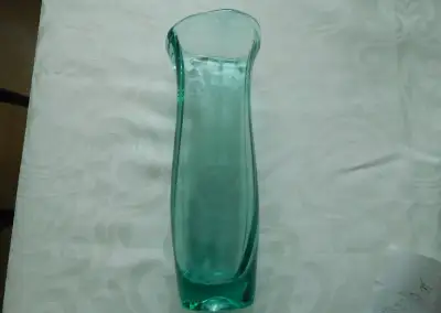 tyrkysová váza MOSER