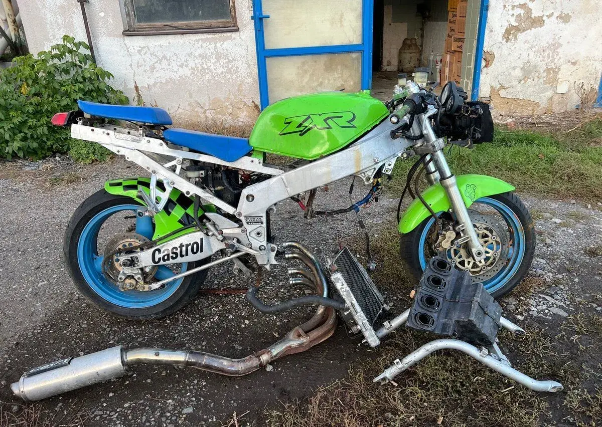 Kawasaki ZXR 750 H na díly