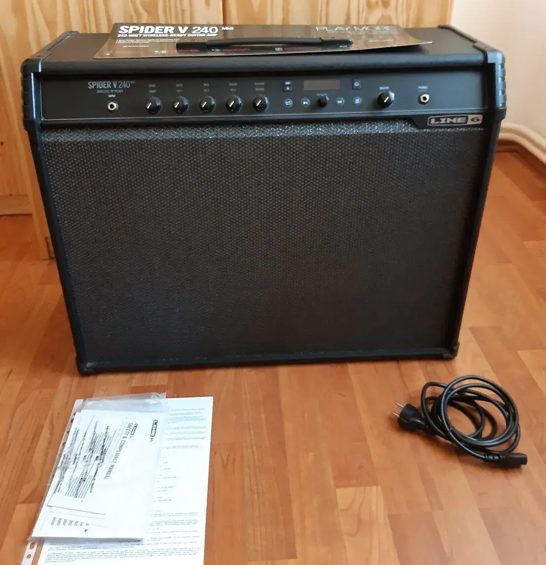 LINE 6: SPIDER V 240 MKII + FBV3 + RELAY G10TII TRANSMITTER